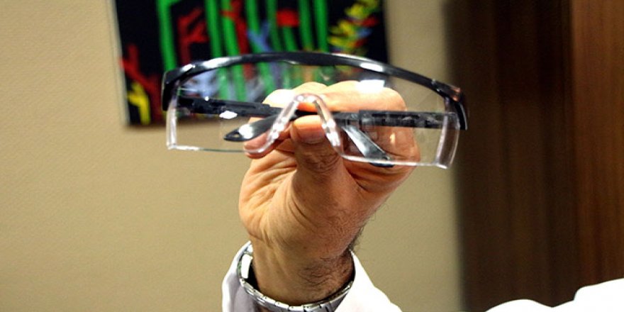 Koronavirüsün gözden bulaşına 'şeffaf gözlük' önlemi