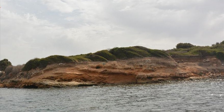 Didim'de deniz altında 5 bin yıllık olduğu değerlendirilen liman kalıntıları bulundu