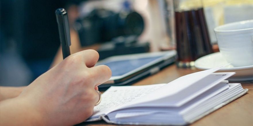 Felçli birinin hızlı yazı yazmasına imkan veren bir çalışma