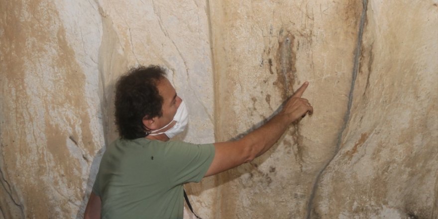 Mağara duvarında bin 700 yıllık hatıra yazıları tespit edildi