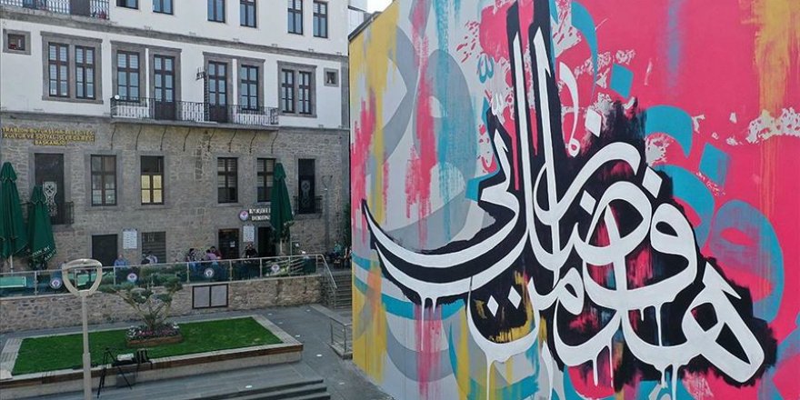 Hattat Hasan Çelebi'nin eseri Trabzon'da grafitiyle yorumlandı