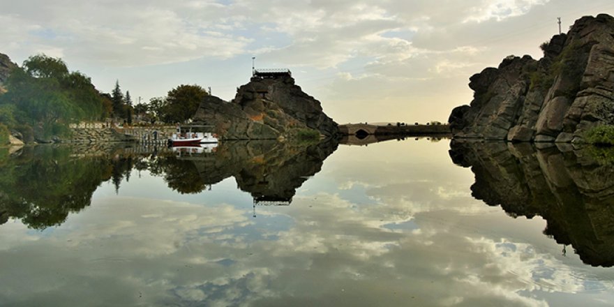 Çeşnigir Kanyonu'nun doğa güzellikleri objektiflere yansıdı