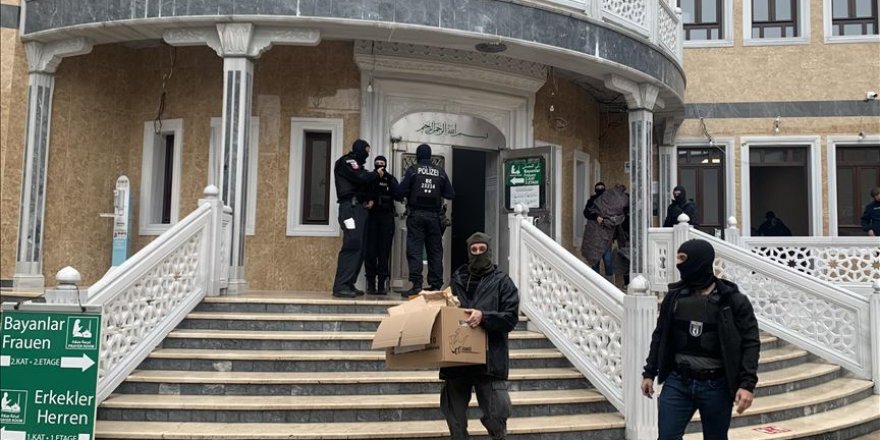 Diyanet İşleri Başkanı Erbaş'tan Berlin'deki camiye yapılan polis baskınına kınama