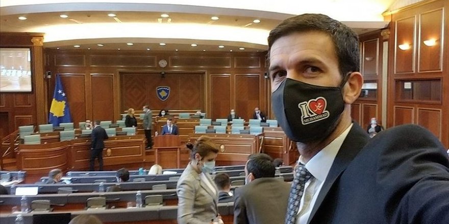 'I Love Muhammed' yazılı maskeyle Meclis'e geldi