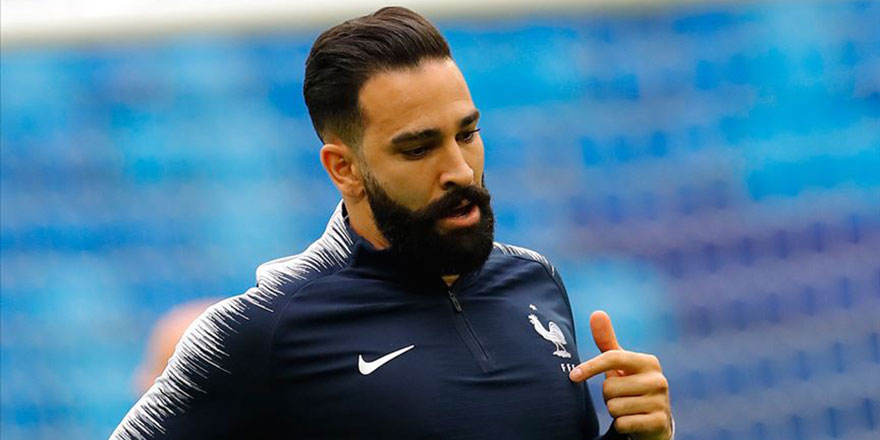 Fransız futbolcu Rami: Macron bizi pisliğin içine atıyorsun