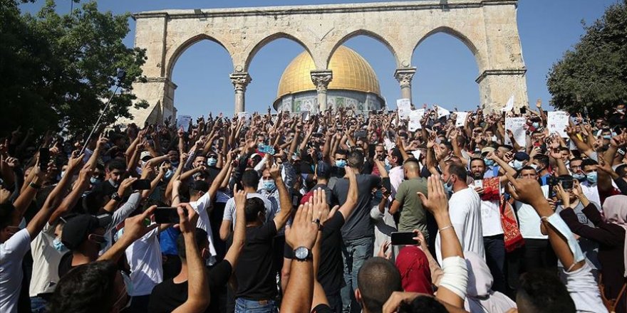 Macron'un İslam karşıtı tutumu Mescid-i Aksa'da protesto edildi
