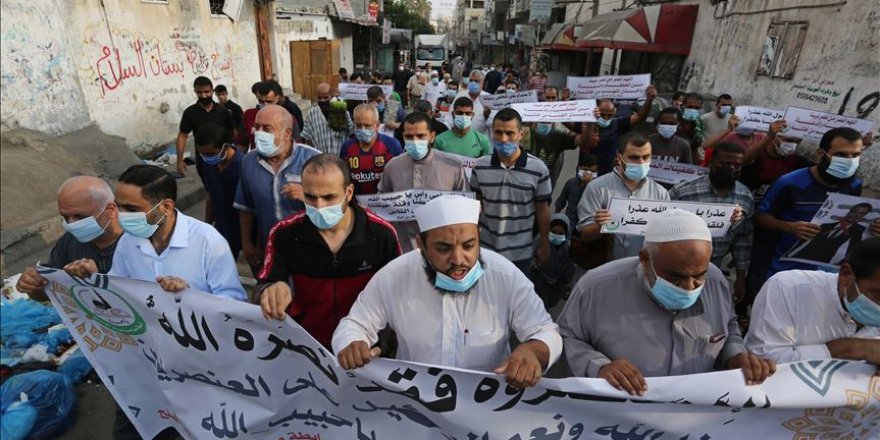 Gazze'de Fransa Cumhurbaşkanı Macron'un İslam karşıtı tutumu protesto edildi
