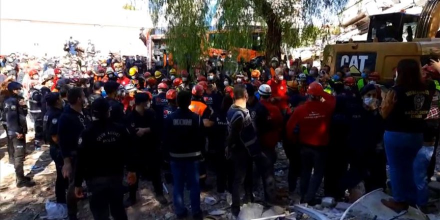 Elhamdülillah: Anne ve 3 çocuğu 23 saat sonra enkazdan yaralı olarak çıkarıldı