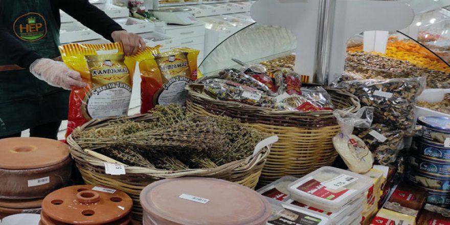 Gribe karşı kainat eczanesinden otlar ilgi gördü