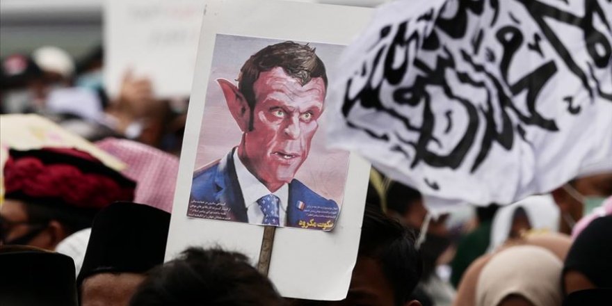 Fransa’da Müslüman otoriteler "Fransa İslam'ı" projesine tepki göstermeye devam ediyor