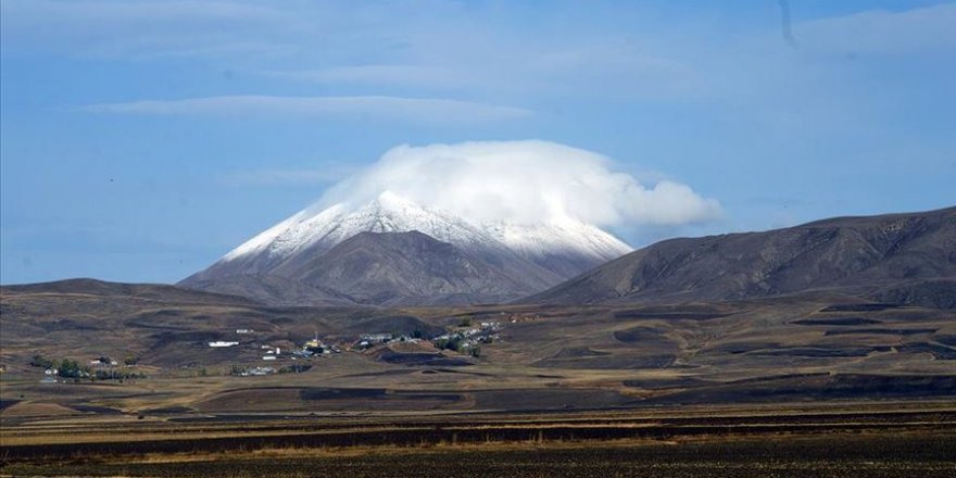 Erzurum ve Ağrı'nın yüksek kesimleri beyaz rahmetle kaplandı