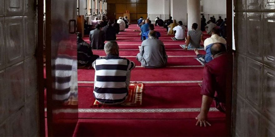 İçişleri bakanlığı: İkametlere en yakın camide cuma namazı kılınabilecek