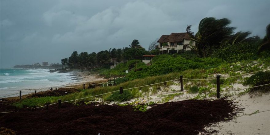 Meksika'da şiddetli yağışlarda binlerce ev zarar gördü