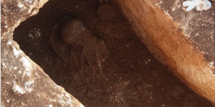 Perre Antik Kenti'ndeki kazılarda 1500 yıllık insan iskeleti bulundu