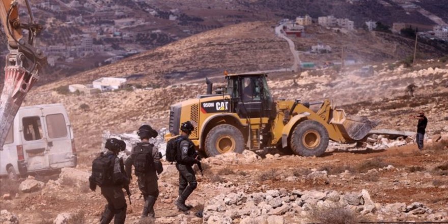 İsrail 2 haftada Batı Şeria'da Filistinlilere ait 24 yapıyı yıktı veya zorla aldı