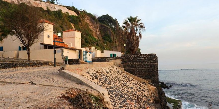 UNESCO korumasındaki Goree Adası'nın tek camisi Türkiye'den yardım bekliyor