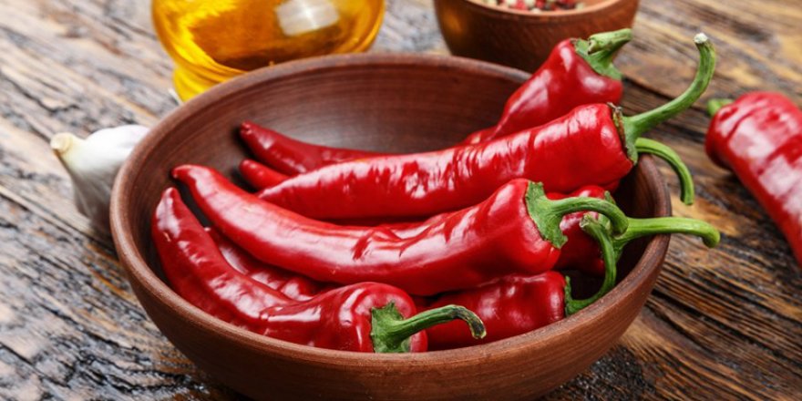 Acı biber: Az yersen mutlu ediyor, çok yersen öfkelendiriyor
