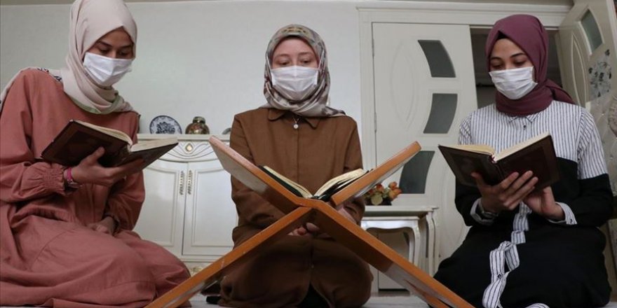 Maşallah! Hafız 3 kız kardeşin tıp fakültesi başarısı