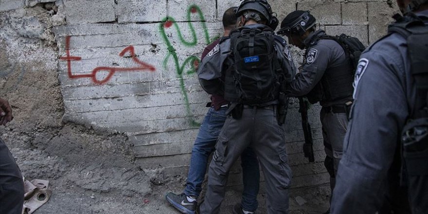 İsrail güçleri Batı Şeria'da 31 Filistinliyi gözaltına aldı
