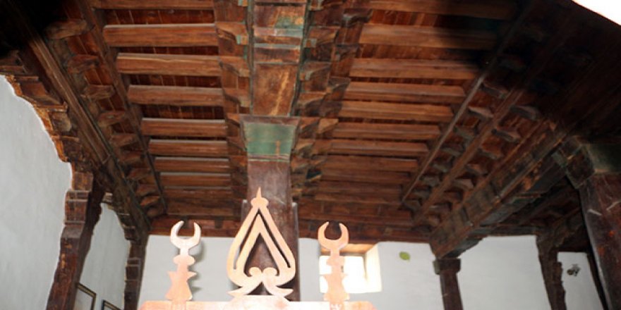 Tokat'taki çivisiz camide 8 asırdır ibadet ediliyor