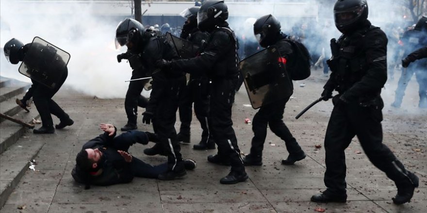 Fransa'da Afrika kökenli gence yönelik 'ırkçı' şiddet nedeniyle 4 polis ifadeye çağrıldı