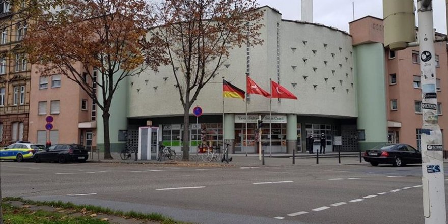 Almanya'da camiye asılsız bomba ihbarı ve İslamofobik içerikli mektup