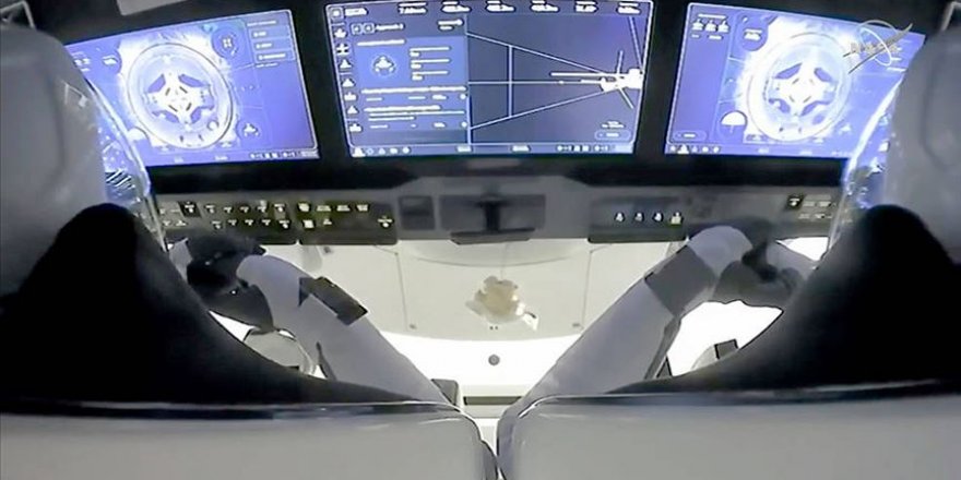 Astronotları taşıyan SpaceX mekiği Uluslararası Uzay İstasyonuna ulaştı