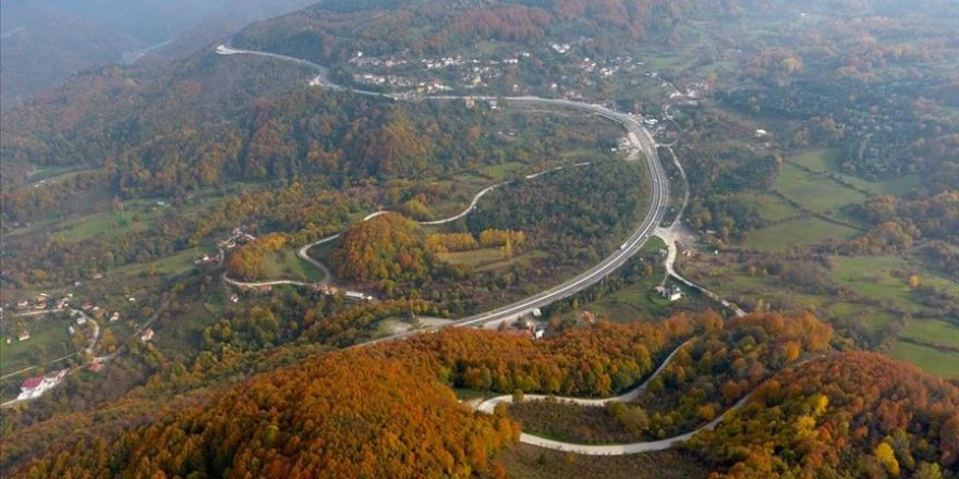 Bolu Dağı sonbahar renkleriyle görsel şölen sunuyor