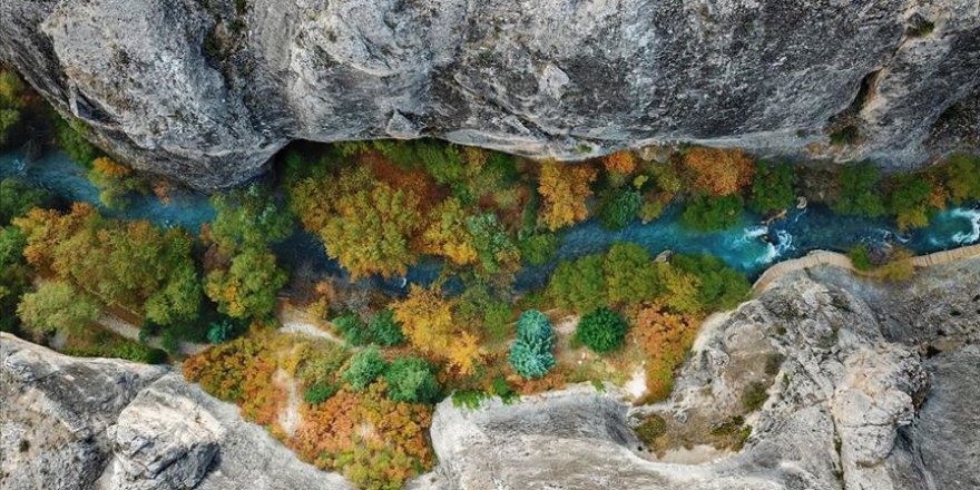Tohma Kanyonu sonbahar renkleriyle görsel şölen sunuyor