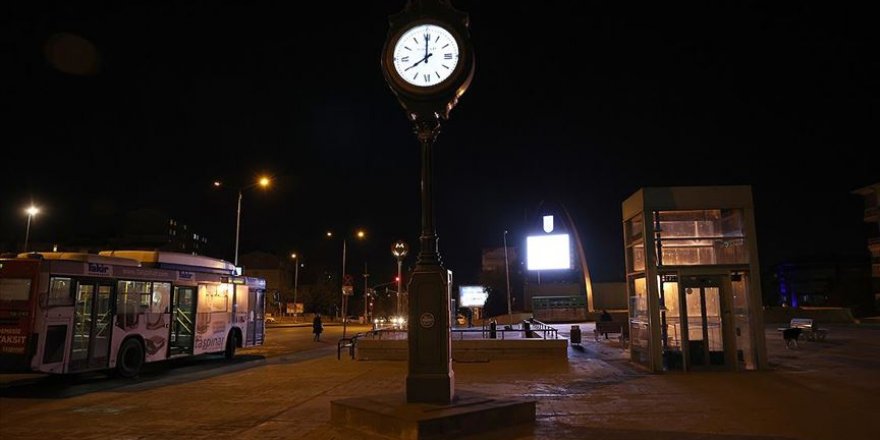 Hafta sonu uygulanacak sokağa çıkma kısıtlaması başladı