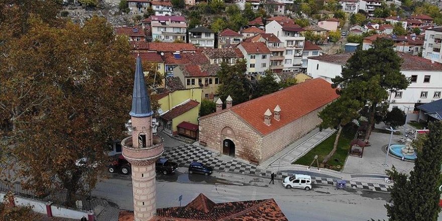 Tarihi İpek Yolu'nda yer alan 'Taşhan' yeniden ticaretin merkezi olacak