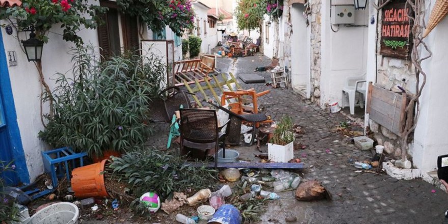 Sığacık'taki tsunamide suyun 2,30 metre yükselmesinin izleri belirlendi