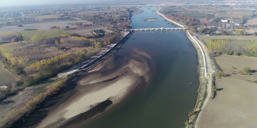 Meriç Nehri'nde kum adacıkları oluştu