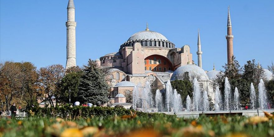 Ayasofya, özgürleştirme ve şahsiyet kazandırmayı temsil eder
