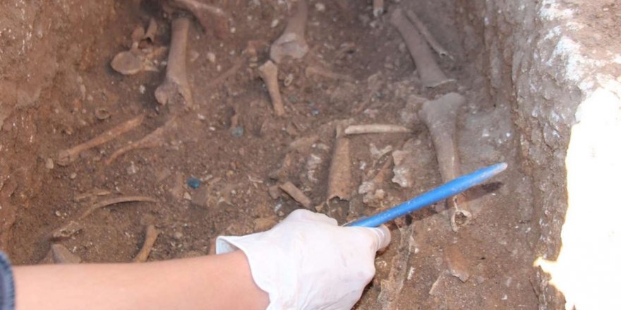 Adıyaman Perre antik kentte yapılan kazıda bin 600 yıllık insan iskeletleri ortaya çıktı