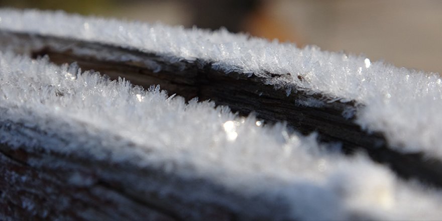 Soğuk hava, nehir ve dereleri dondurdu