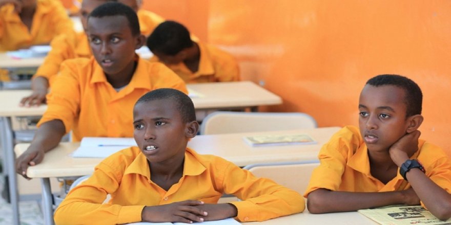 Katar'dan Somali'deki 57 bin 600 çocuğa eğitim imkanı
