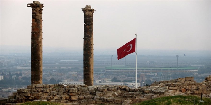 Urfa Kalesi gün yüzüne çıkarılıyor