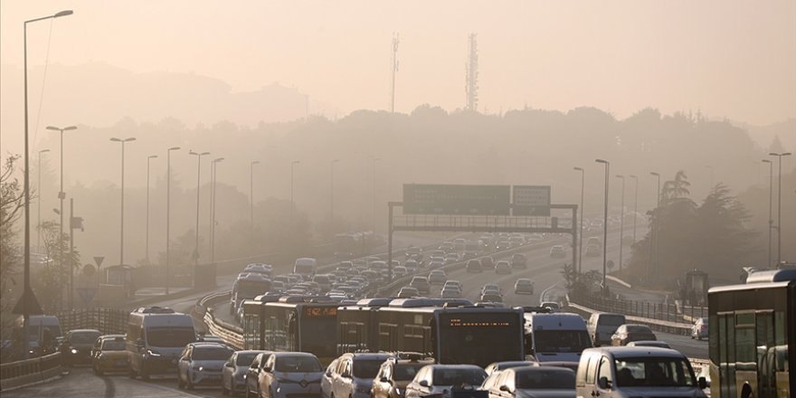 İstanbul'da sis etkili oldu
