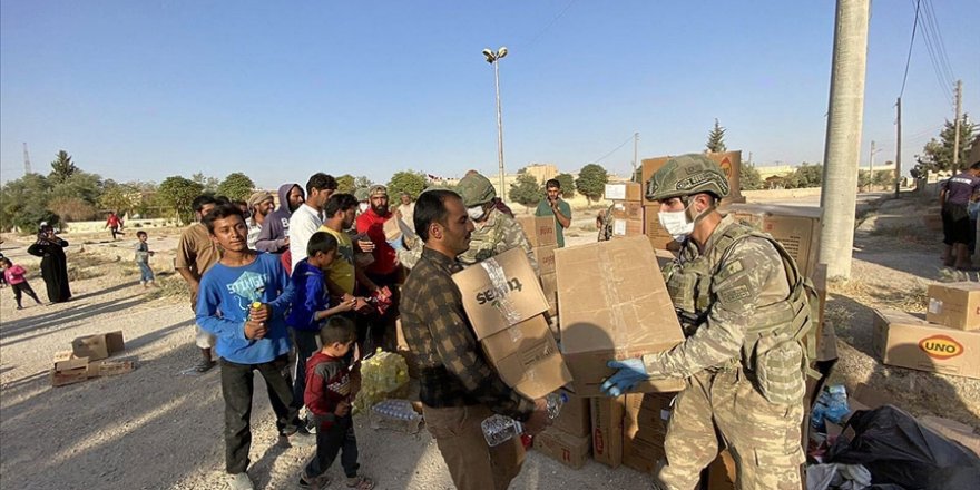 Mehmetçik, Barış Pınarı bölgesinde insani yardım elini uzatmayı sürdürüyor