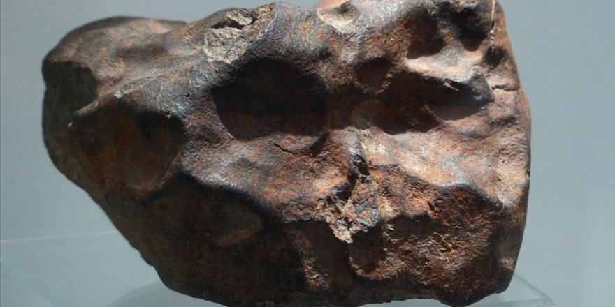 Meteoritlerdeki organik içeriklerin yapı taşı olduğu sanılan bir molekül keşfedildi
