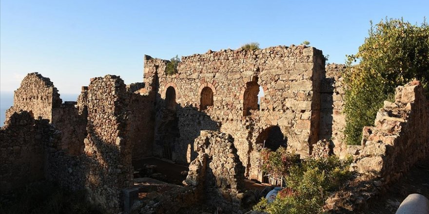 Syedra Antik Kenti ziyaretçilerini tarihi yolculuğa çıkarıyor