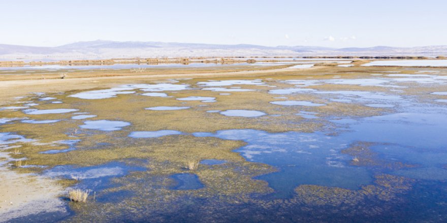 Konya'daki Suğla Gölü'nde sular çekildi