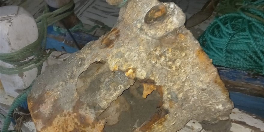 Bodrum'da balıkçıların ağlarına takılan cisim ilgi çekti