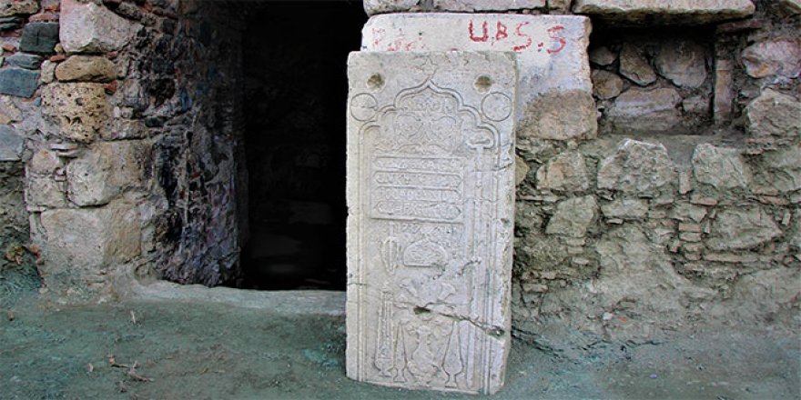 Amasya'daki Venk Ayazması kazısında 'rahip mezarı' bulundu