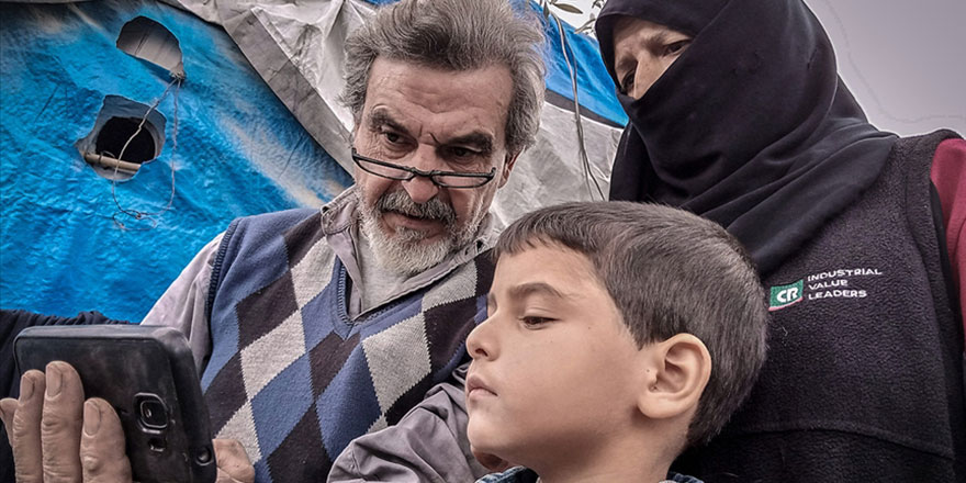 Halep'te ekmek bulamadık araba karşılığında bir kutu tahin helvası aldık