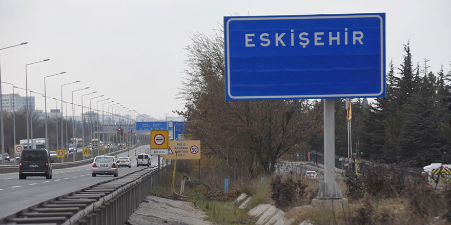 Şehir tabelalarından nüfus ve rakım gitti, adları kaldı