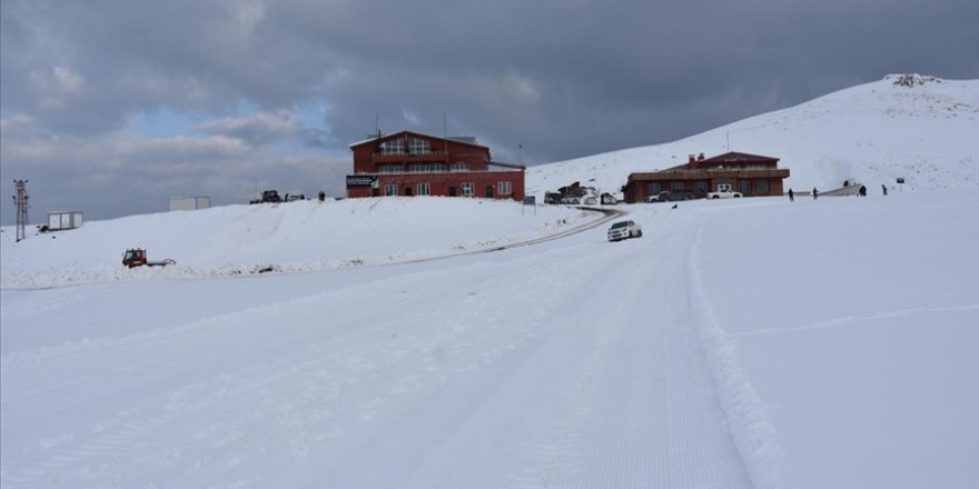 Hakkari'de kapasitesi artırılan kayak merkezi bölgenin cazibe merkezi olacak