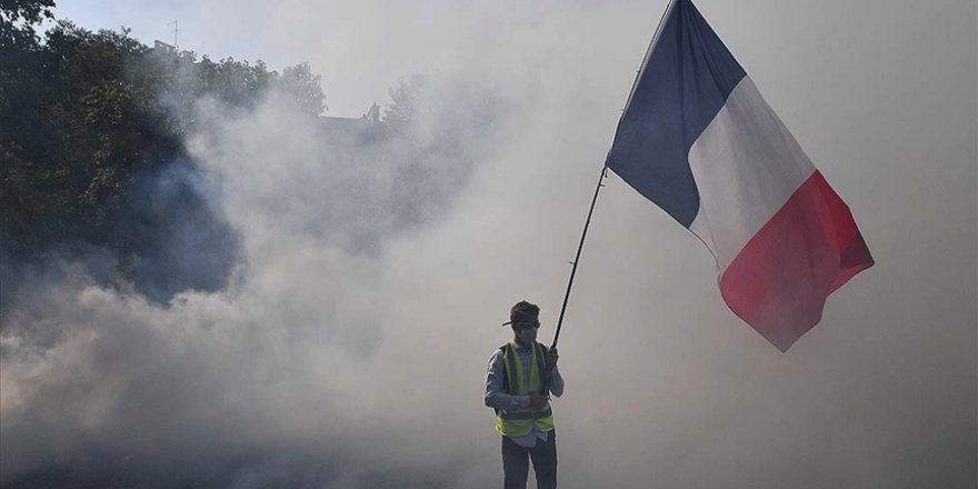 Fransa 2020'yi Kovid-19 krizi ve şiddetli protesto gösterileriyle geçirdi