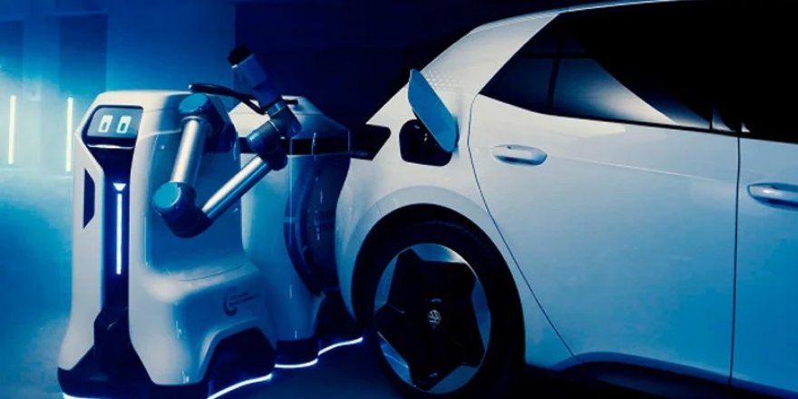 Volkswagen, elektrikli otomobilleri şarj edecek robotunun nasıl çalışacağını gösterdi